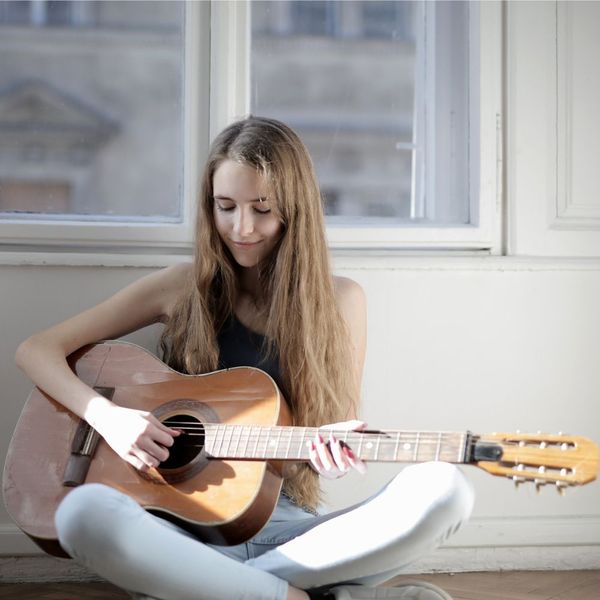 best acoustic guitars for small female hands